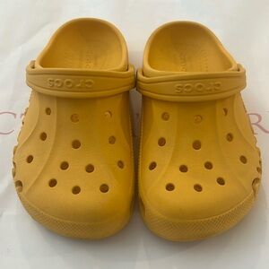 Crocs Kids Classic Clog - mustard Yellow size J2